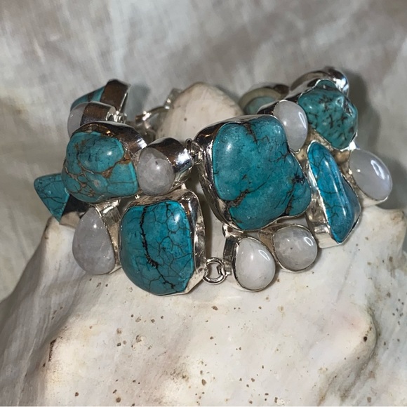 Gorgeous Tibetan Turquoise + Moonstone gem cluster statement cuff - Picture 6 of 14